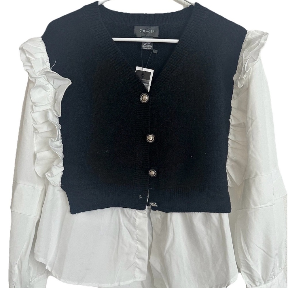 Gracia Black & White Vneck Button Down Ruffled Long Sleeves Size S NWT